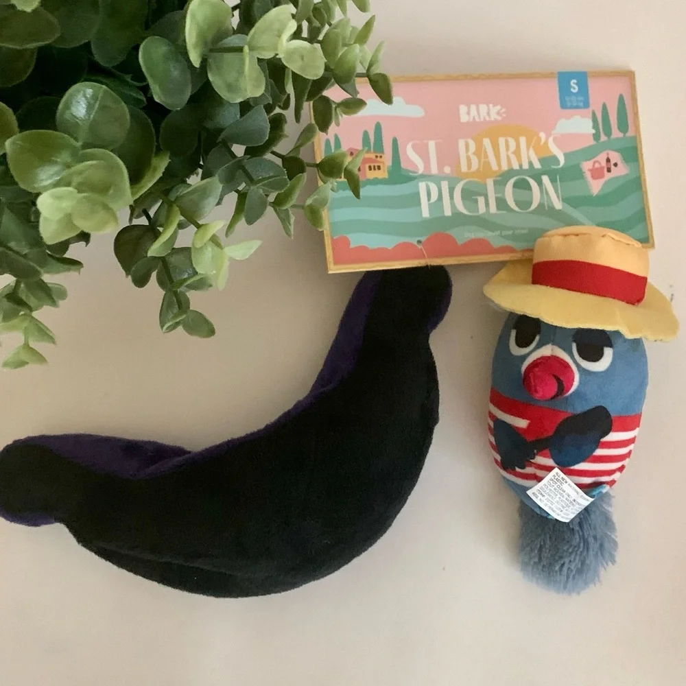 2/$15 Eligible NWT St. Bark’s Pigeon Bark Dog Toy
